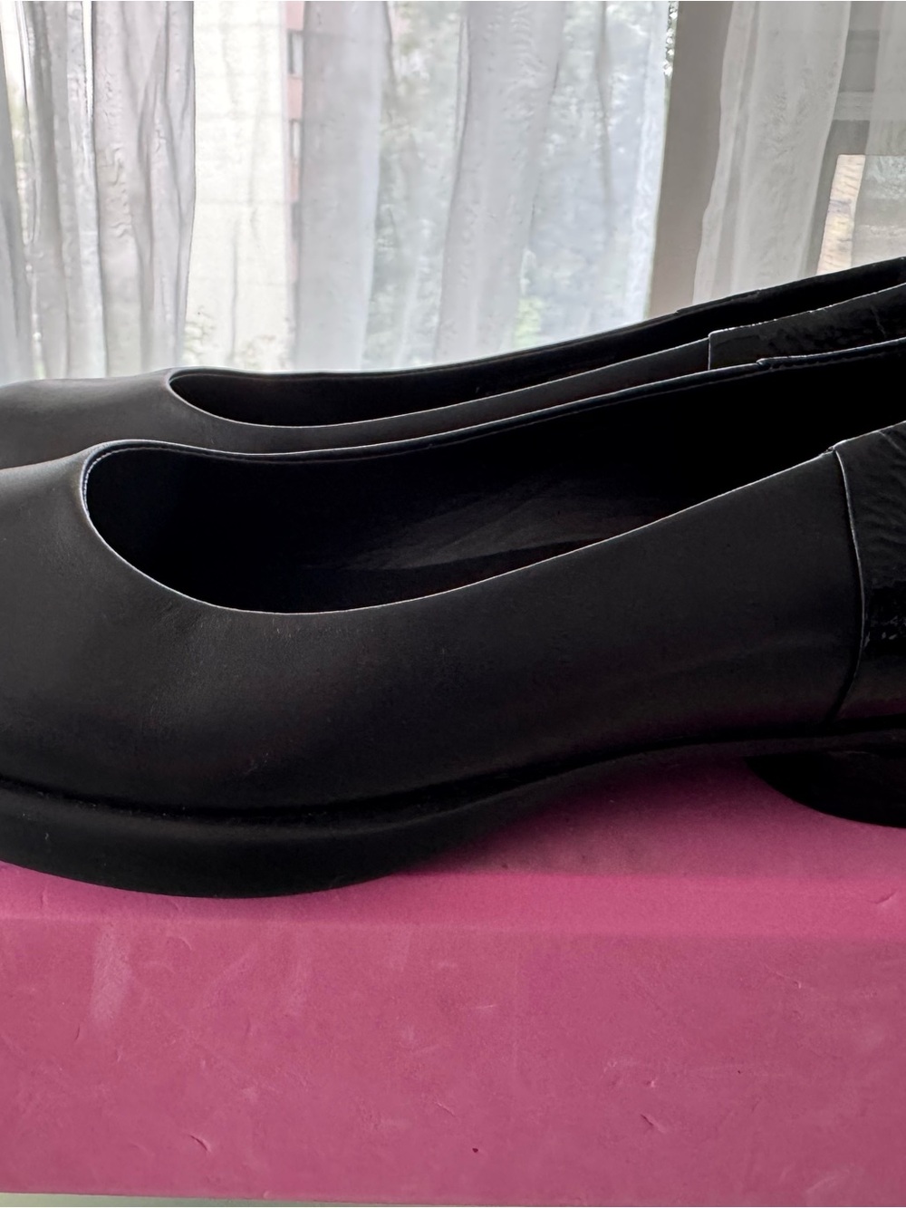 Ecco Black Leather Slip-On Flats - Picture 7 of 10